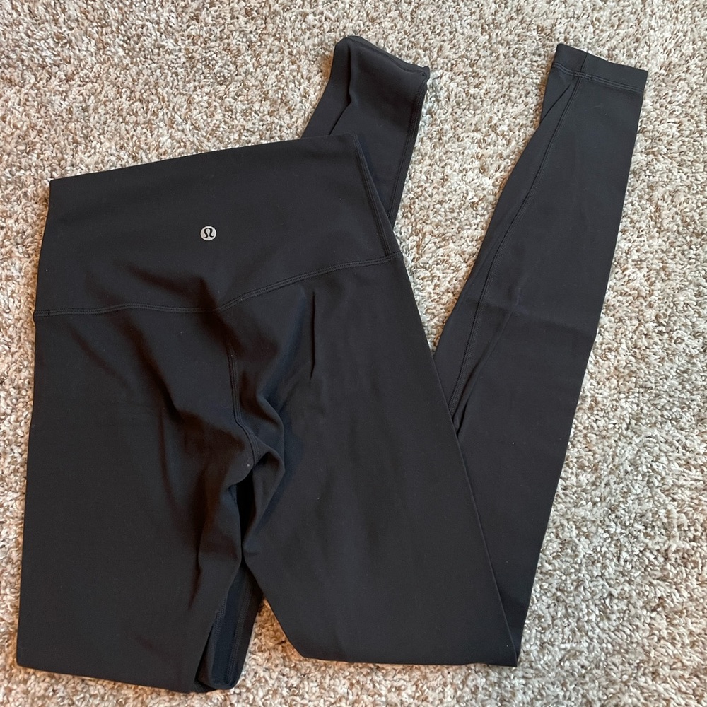 Black Lululemon leggings